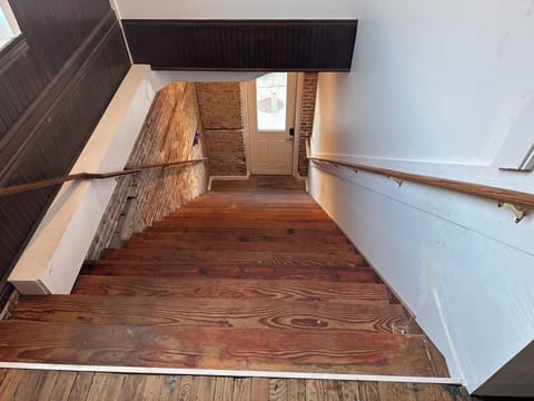 Stairs to/from the street