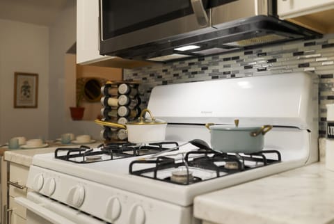 Modern gas stove ready for home-cooked meals