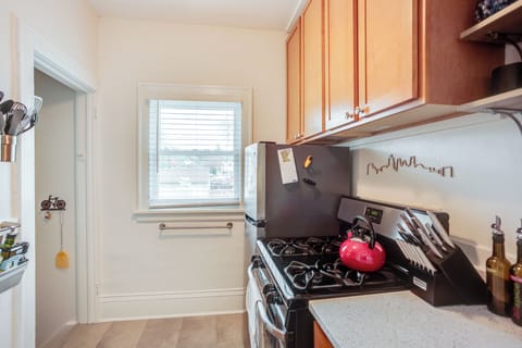 Kitchen | 1st Floor | Keurig Coffee Maker | Cooking Basics