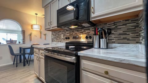 Kitchen with dining table