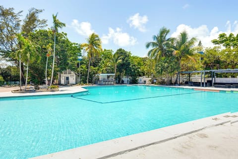 Marathon Key Beach Club | Community Pool | Single-Story Unit | 2nd-Floor Condo