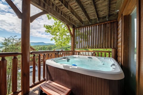 Mountain Seduction's bubbling hot tub