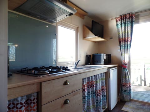 Kitchen - Camping Hofstede Zonnevliet - Pipo wagen