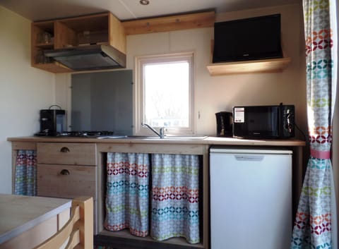 Kitchen - Camping Hofstede Zonnevliet - Pipo wagen
