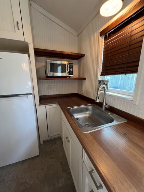 Close up of the custom mesquite countertop!