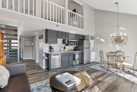 Dining area adjacent to the fully equipped kitchen.