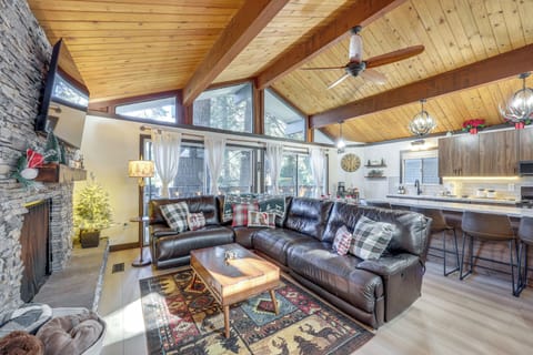 Lake Arrowhead Vacation Rental | 2BR | 2BA | Step-Free Entry | 960 Sq Ft