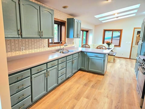 Tasteful kitchen with brand new stainless applicances