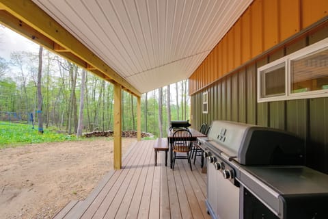 Brinkhaven Vacation Rental | 2BR | 1BA | 700 Sq Ft | Step-Free Entry