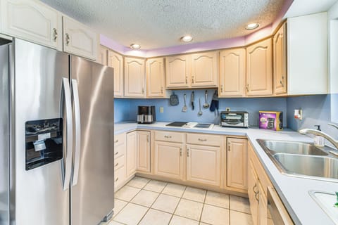 Kitchen | Cooking Basics | Dishwasher | Single-Story Home