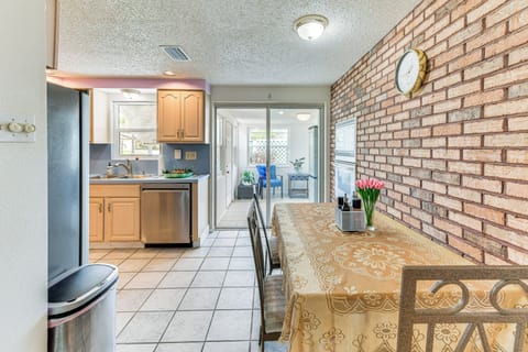 Dining Area | Dishware & Flatware | Central A/C & Heat