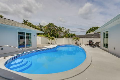 Largo Vacation Rental | 3BR | 2BA | 1,500 Sq Ft | Step-Free Access