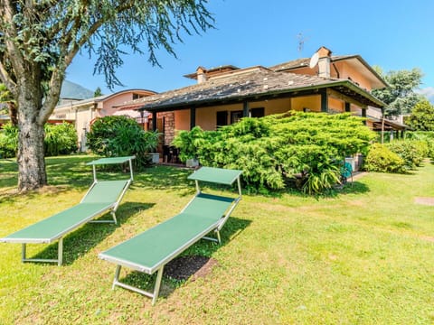 Garden, Farmhouse, Mountain Range, Lawn, Shade, Eco Hotel, Landscaping, Hacienda, Yard, Villa