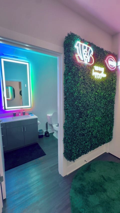 Stunning Entrance to the property that fulfills all your selfie needs !