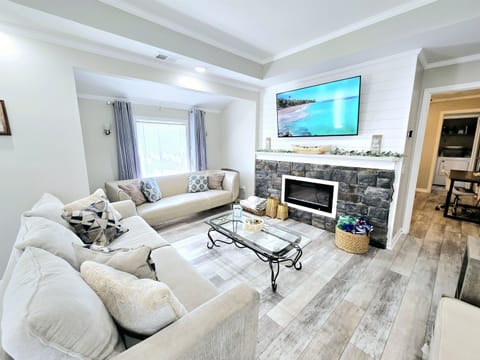 Bright, Spacious & Beachy!