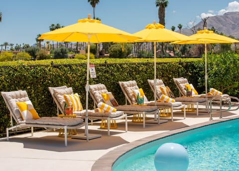 Saltwater pool & spa. Approximately 16’x35’x8′ deep. Plenty of lounge seating