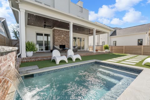 Relax in the heated plunge pool