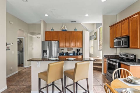 Kitchen bar counter with seating for 2