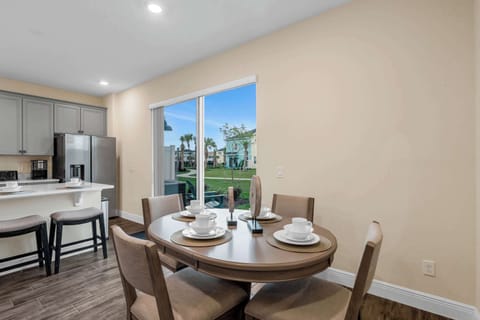 Dining area with seating for 4