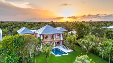 Hacienda La Paloma - Luxurious Tropical Retreat (6617)