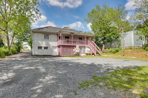 Harrisburg Vacation Rental | 1BR | 1BA | 1,000 Sq Ft | 1 Step to Enter