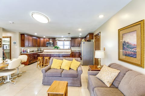 Living Room | Smart TV | Central Heating & A/C | Free WiFi