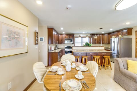 Dining Area | Dishware/Flatware