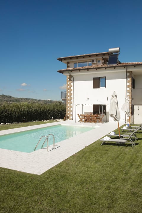 Swimming Pool, Estate, Yard, Villa, Farmhouse, Backyard, Resort, Daylighting, Courtyard, Eco Hotel