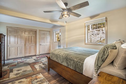 Cozy comfort meets earthy elegance in this space.