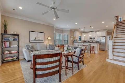 The Pelican-Living Room