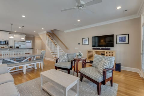 The Pelican-Living Room