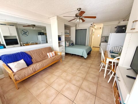 Spacious and equipped with smart TV!