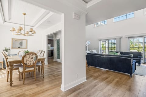 Whether it’s pancakes in the morning or games at night, this heart-of-the-home space brings everyone together.