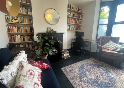 Living Room / Lounge