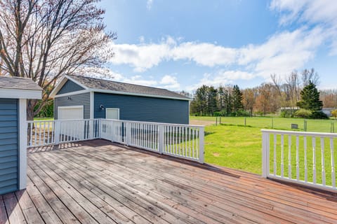 New Era Vacation Rental | 3BR | 1BA | 1,600 Sq Ft | 3 Steps Required