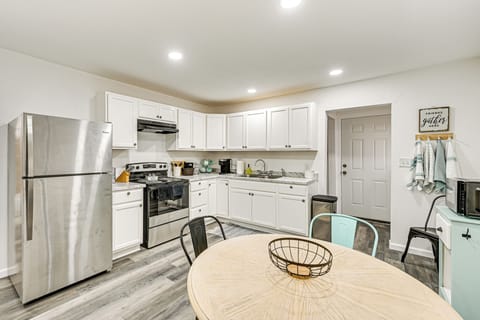 Dining Area | Dishware/Flatware
