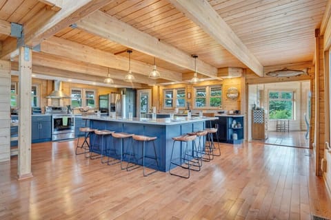 Plenty of seating at the bar for everyone