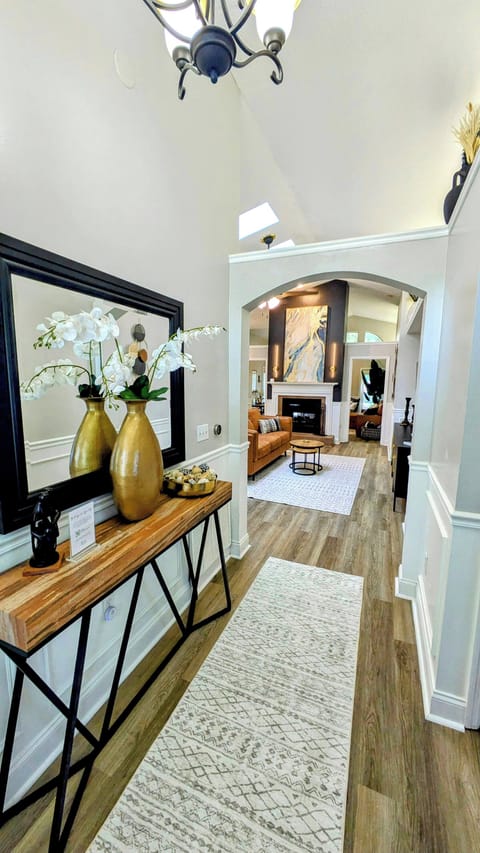 Upon arrival you will enter into this beautiful foyer at your Orlando Oasis.