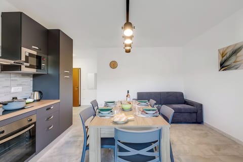 Kitchen and dining area