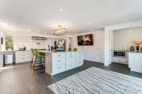 Kitchen | 1st Floor | Cooking Basics | Keurig Coffee Maker (Coffee Provided)