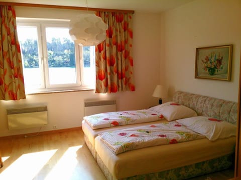 Family room - Seepension Smoley *** Bed and Breakfast in Villach