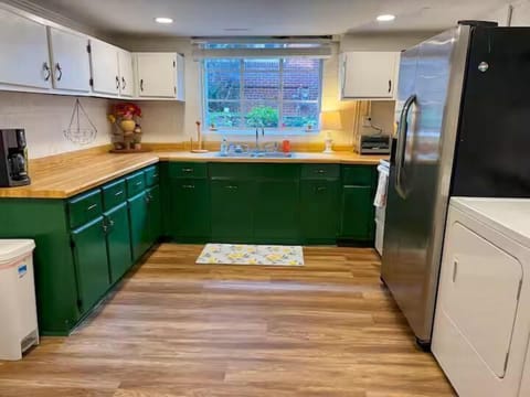 Enjoy a sparkling clean kitchen with a fridge and all the essentials ready for you. Whether you’re cooking a full meal or just grabbing a snack, you’ll feel right at home.