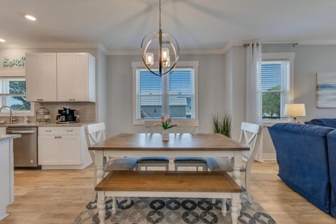 Tipsy Turtle-Dining Area  Kitchen