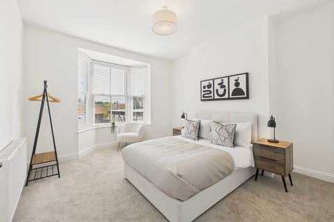 Captain's View, Whitby - Host & Stay