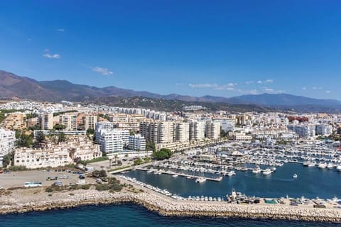 Abf8bc8c 71f2 4c99 8850 76a3bedf79c7