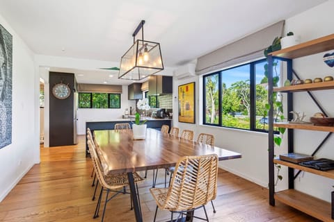 Open plan kitchen dining area