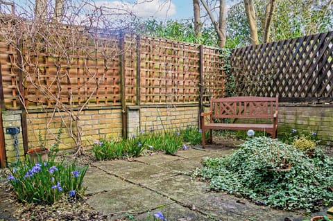 27 John Snow-low res-19