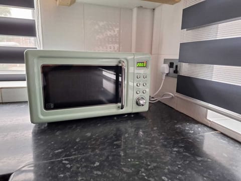 E244f166 395f 4a4b a4db 3e9ed9db598a