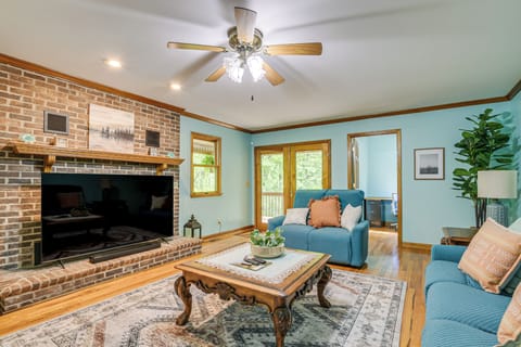 Greer Vacation Rental | 3BR | 2.5BA | 2,800 Sq Ft | 1 Step Required w/ Ramp