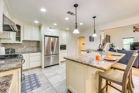 Kitchen | 1st Floor | Cooking Basics | Pod Coffee Maker | Toaster | Blender